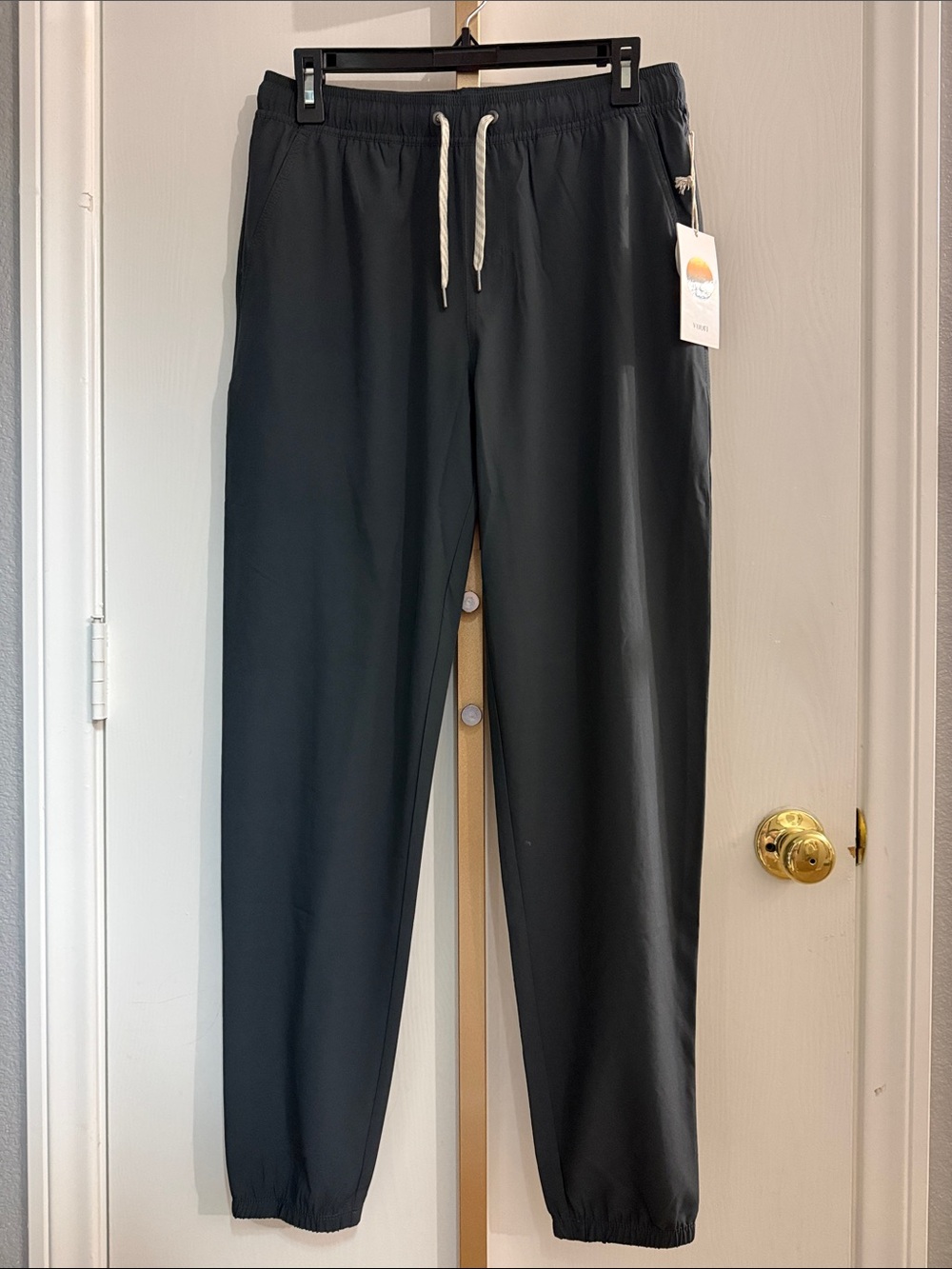 Vuori Kore Jogger Lined in Charcoal